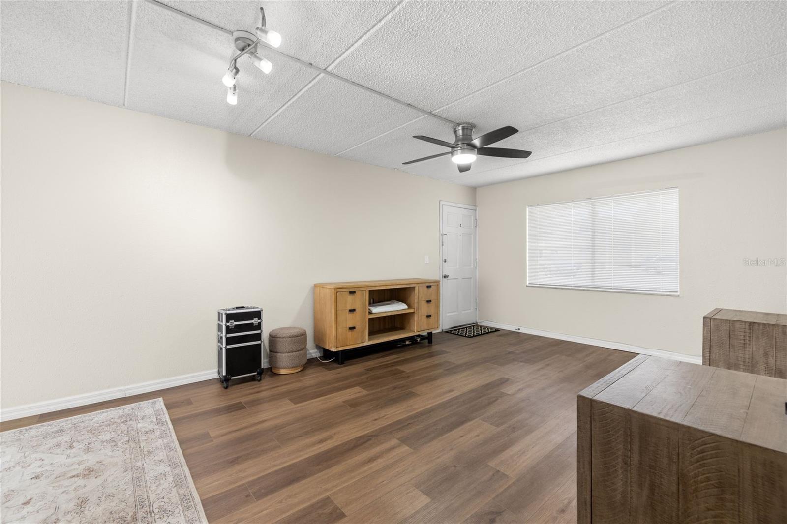 3206 W AZEELE ST #128 — photo 9