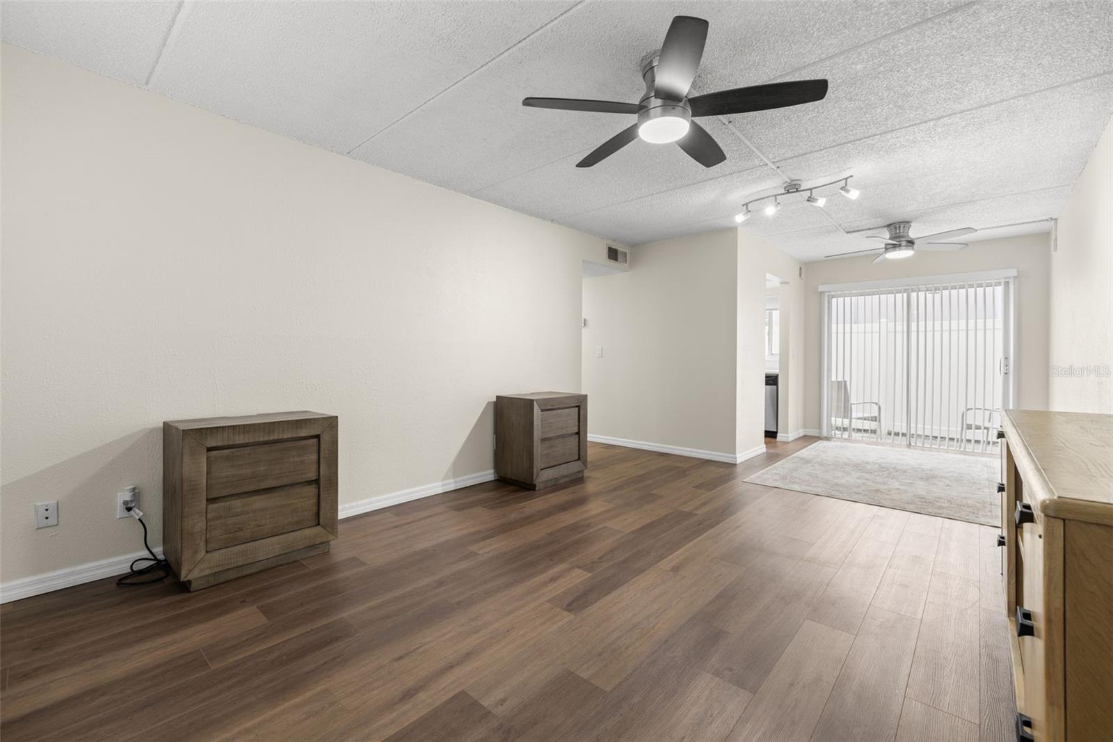 3206 W AZEELE ST #128 — photo 8