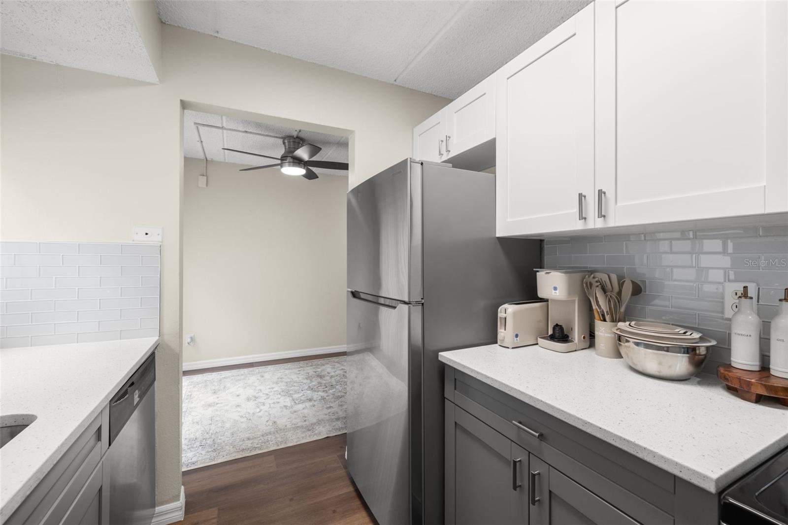 3206 W AZEELE ST #128 — photo 2