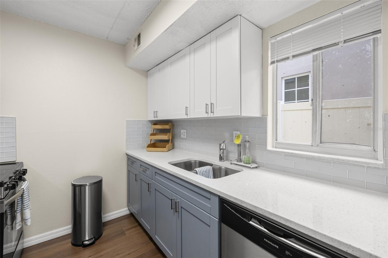 3206 W AZEELE ST #128 — photo 5