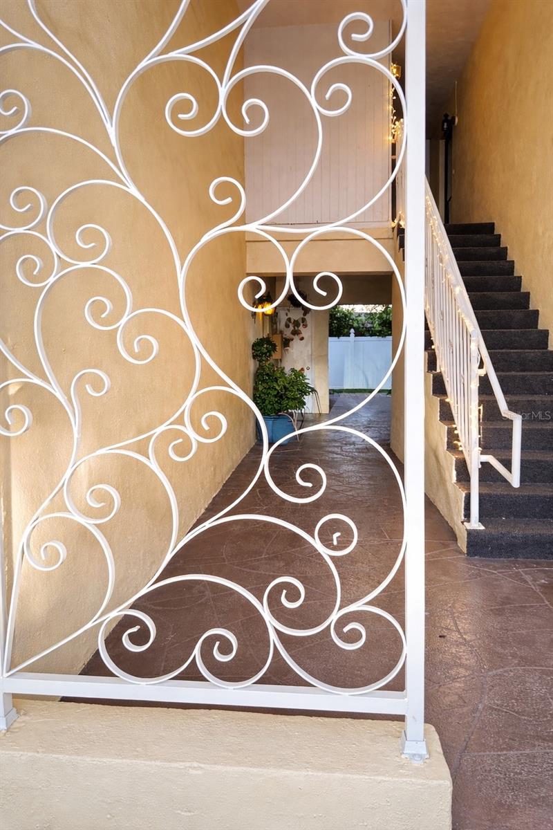 Home in BELLEAIR BLUFFS — photo 4