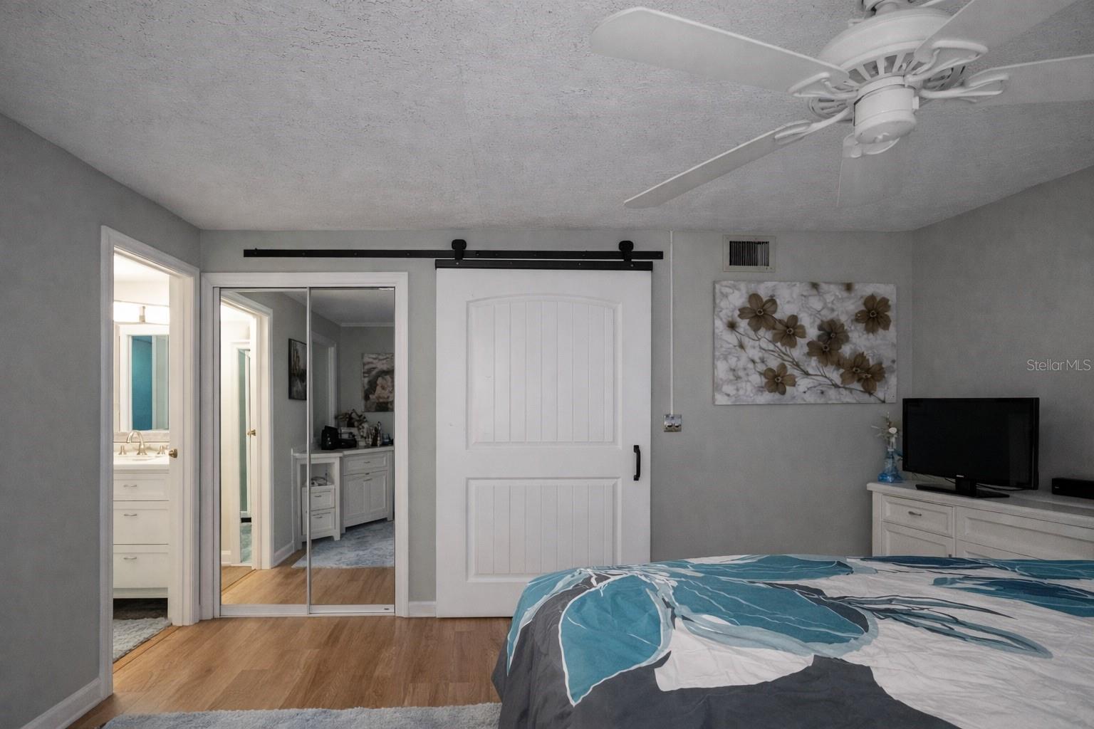 Home in BELLEAIR BLUFFS — photo 10