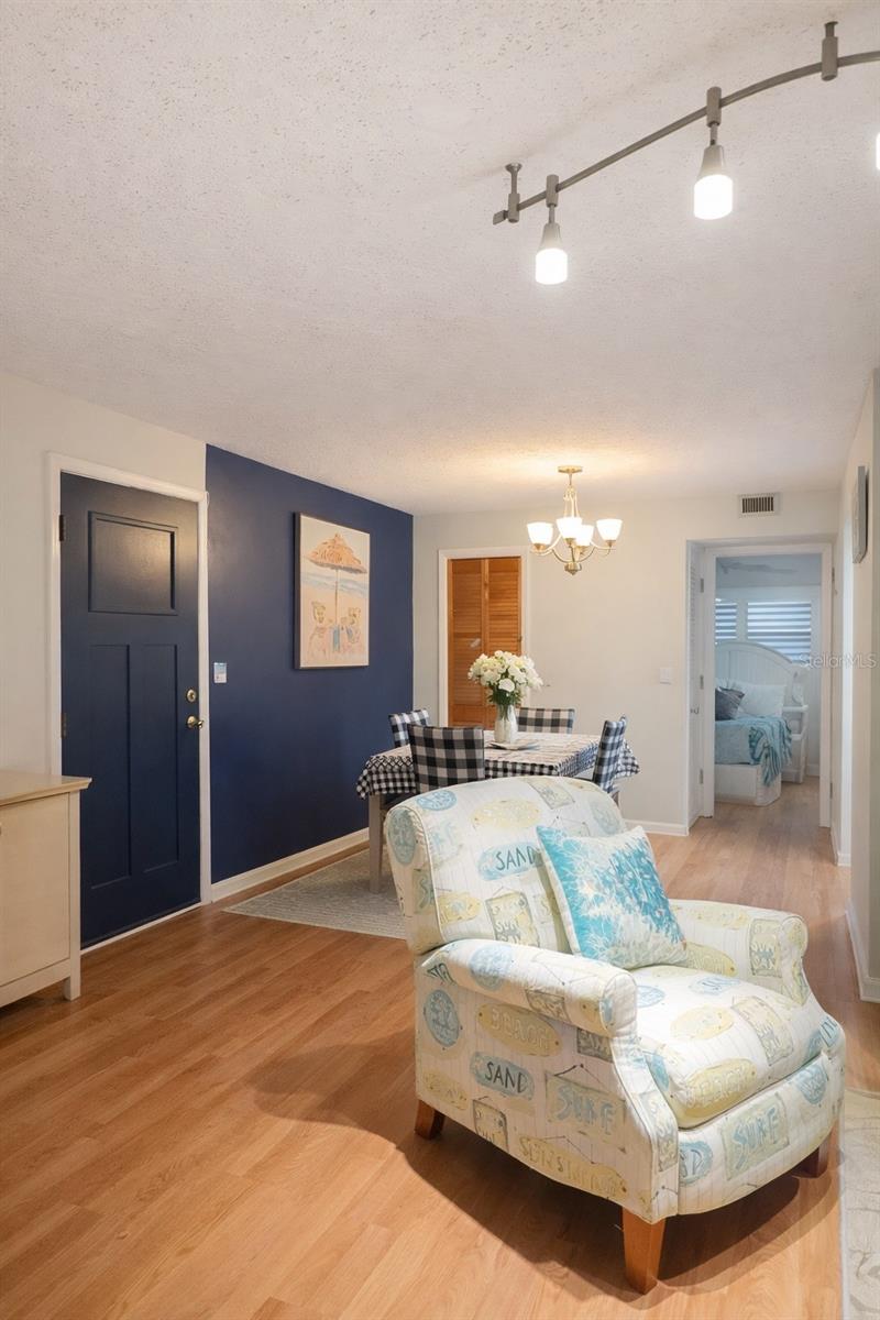 Home in BELLEAIR BLUFFS — photo 15
