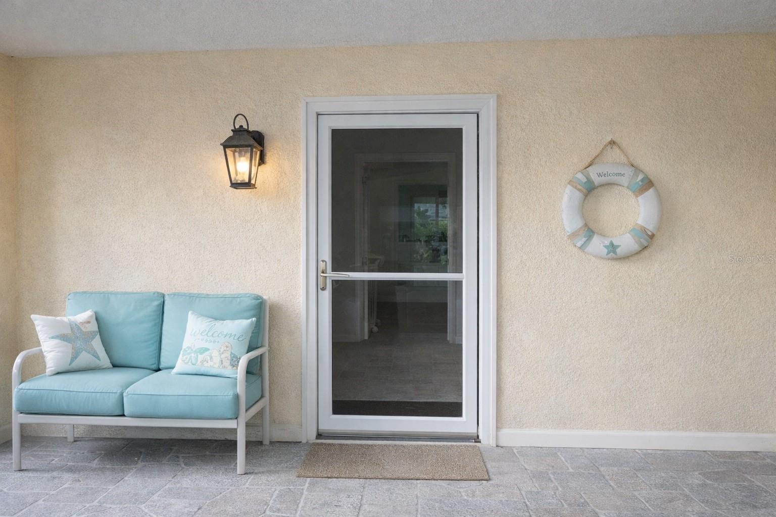 Home in BELLEAIR BLUFFS — photo 2