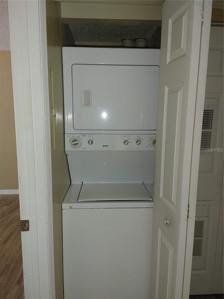 215 LAKE BROOK CIR #204 — photo 8