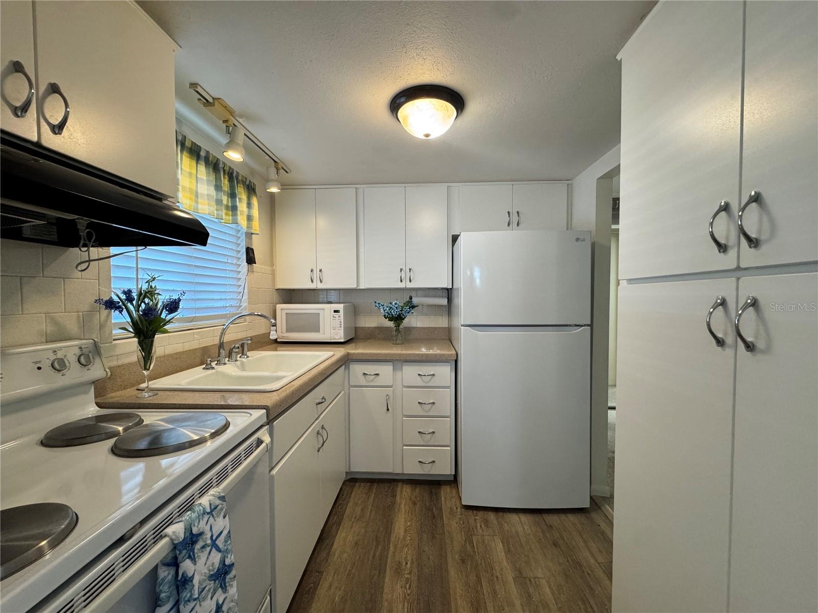 1826 SUNNY DR #D26 — photo 4