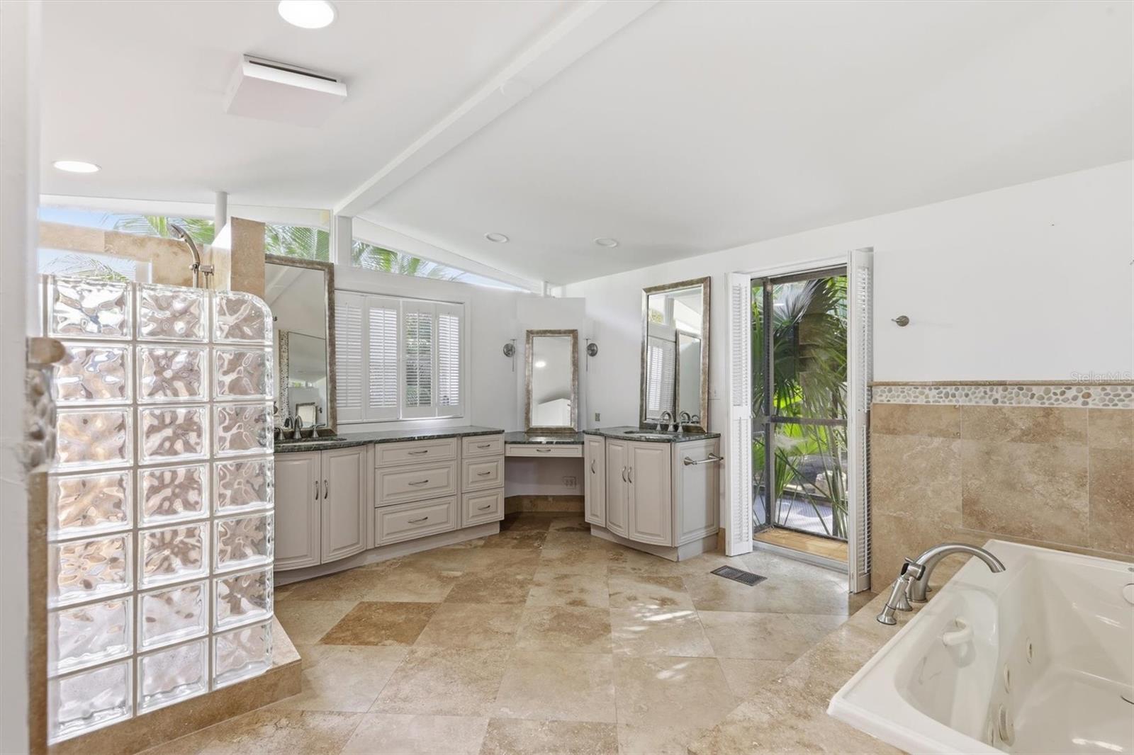 425 PARTRIDGE CIR — photo 23