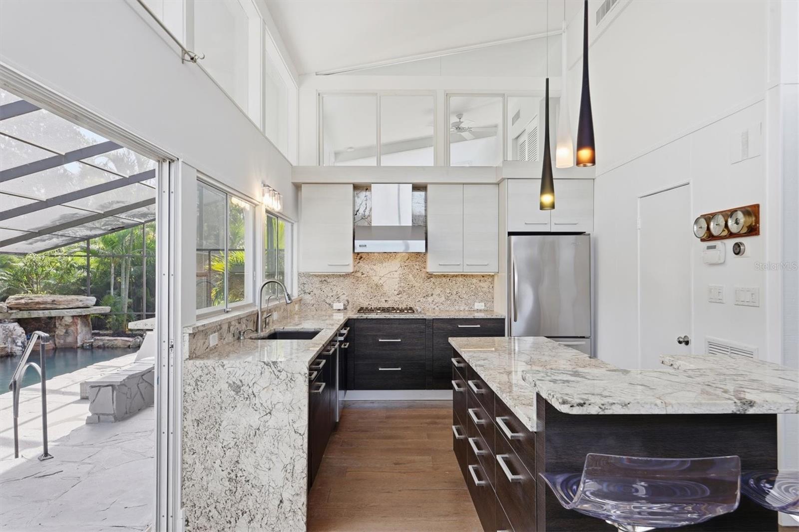 425 PARTRIDGE CIR — photo 12