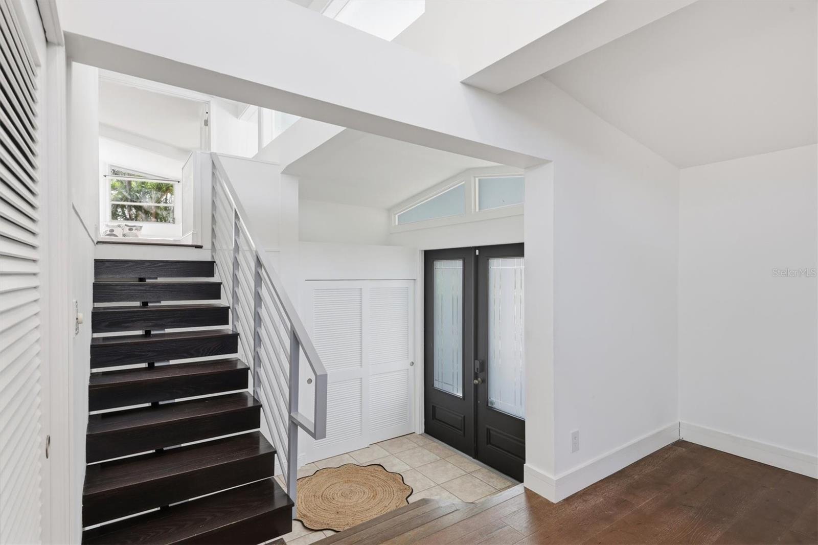 425 PARTRIDGE CIR — photo 2