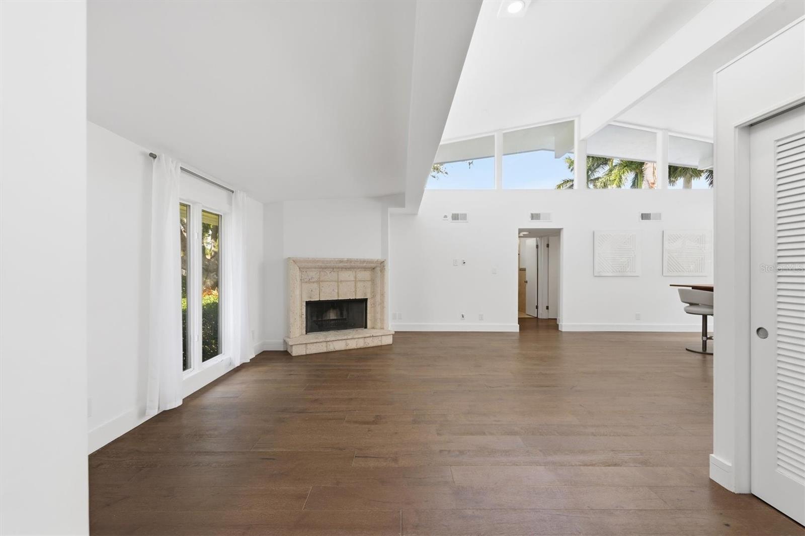 425 PARTRIDGE CIR — photo 4