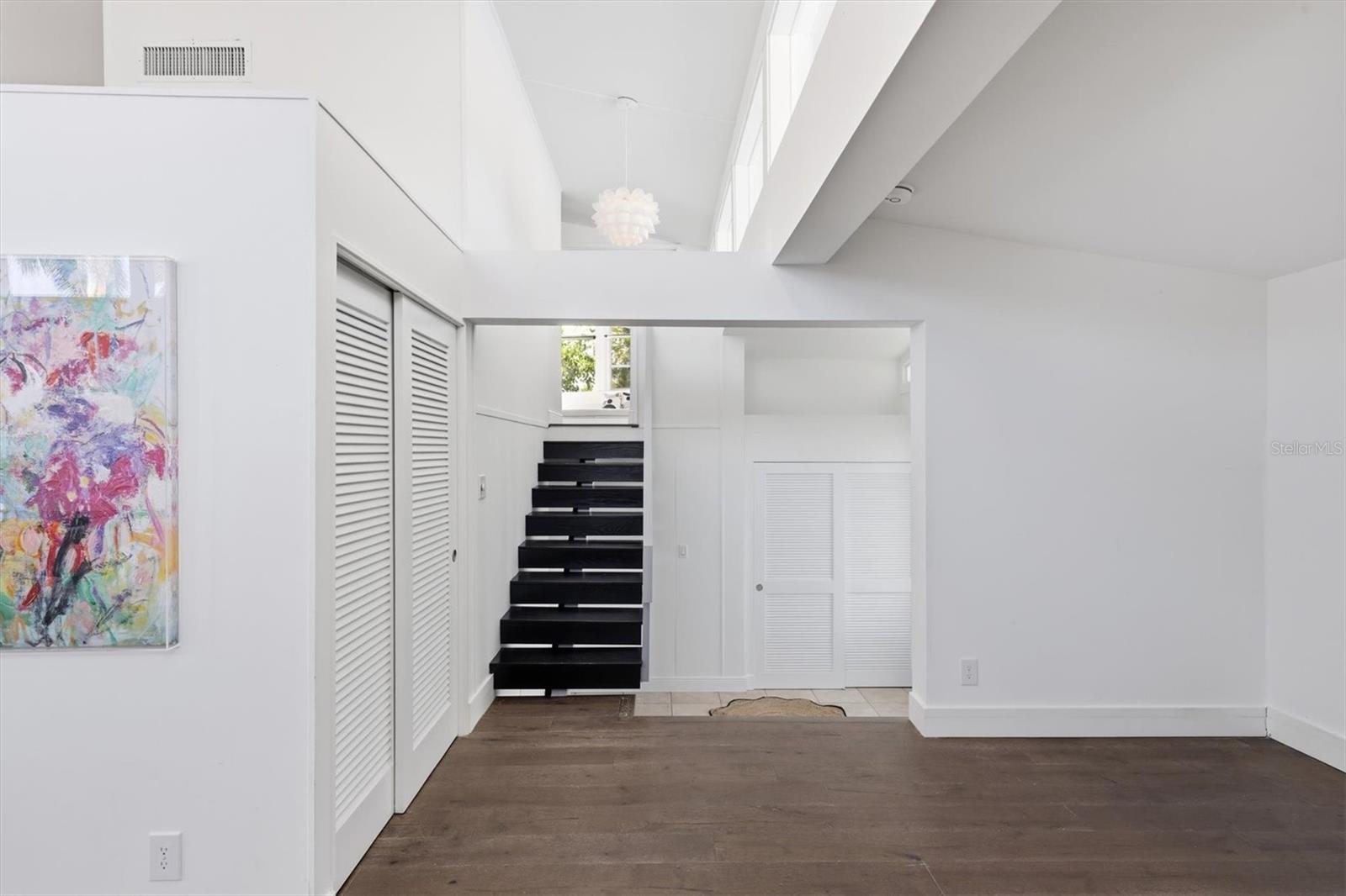 425 PARTRIDGE CIR — photo 3