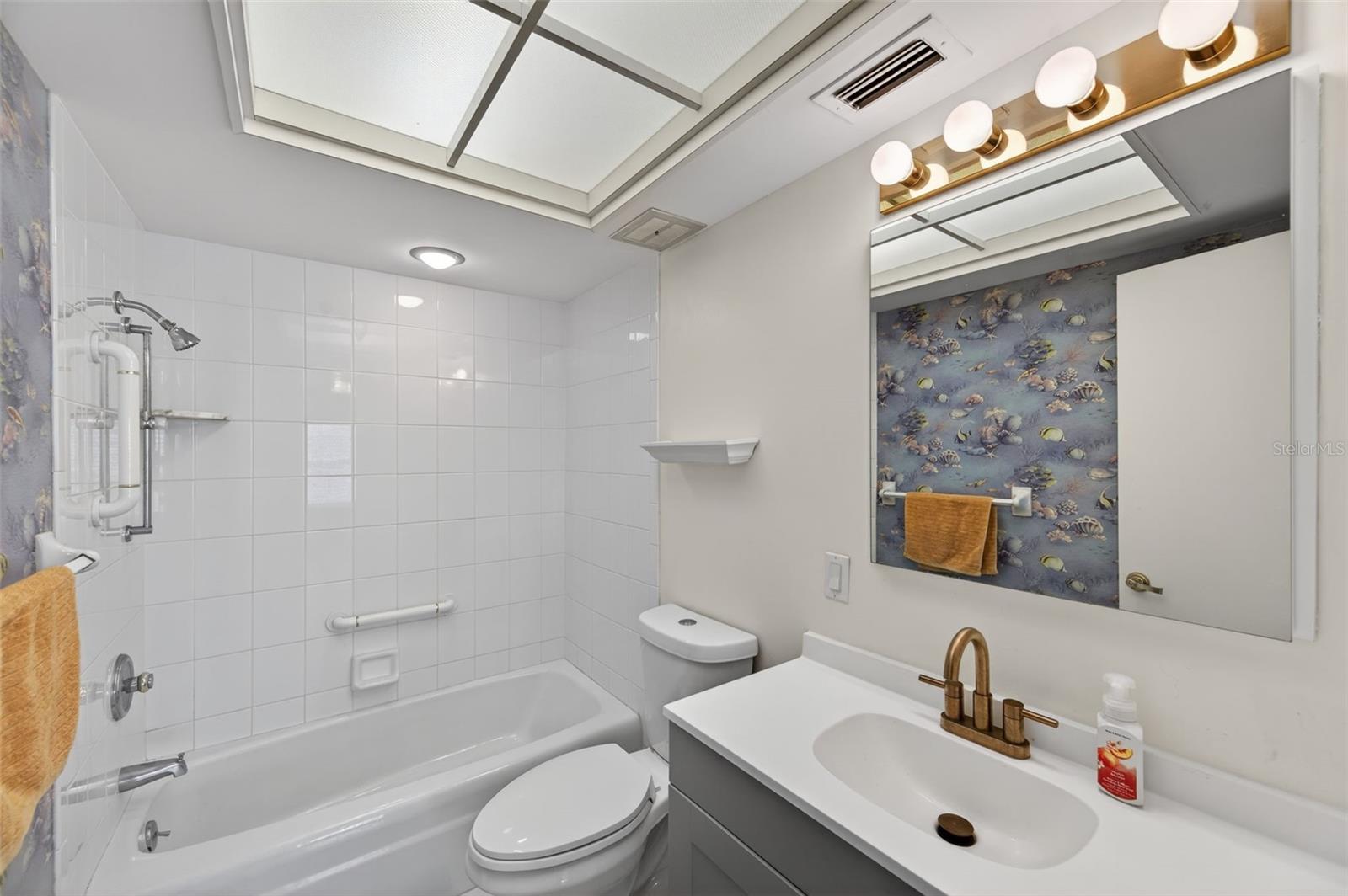 131 BLUFF VIEW DR #403 — photo 24
