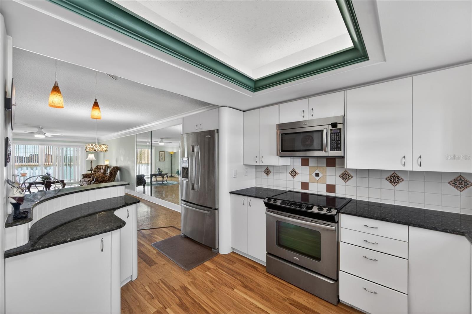 131 BLUFF VIEW DR #403 — photo 8