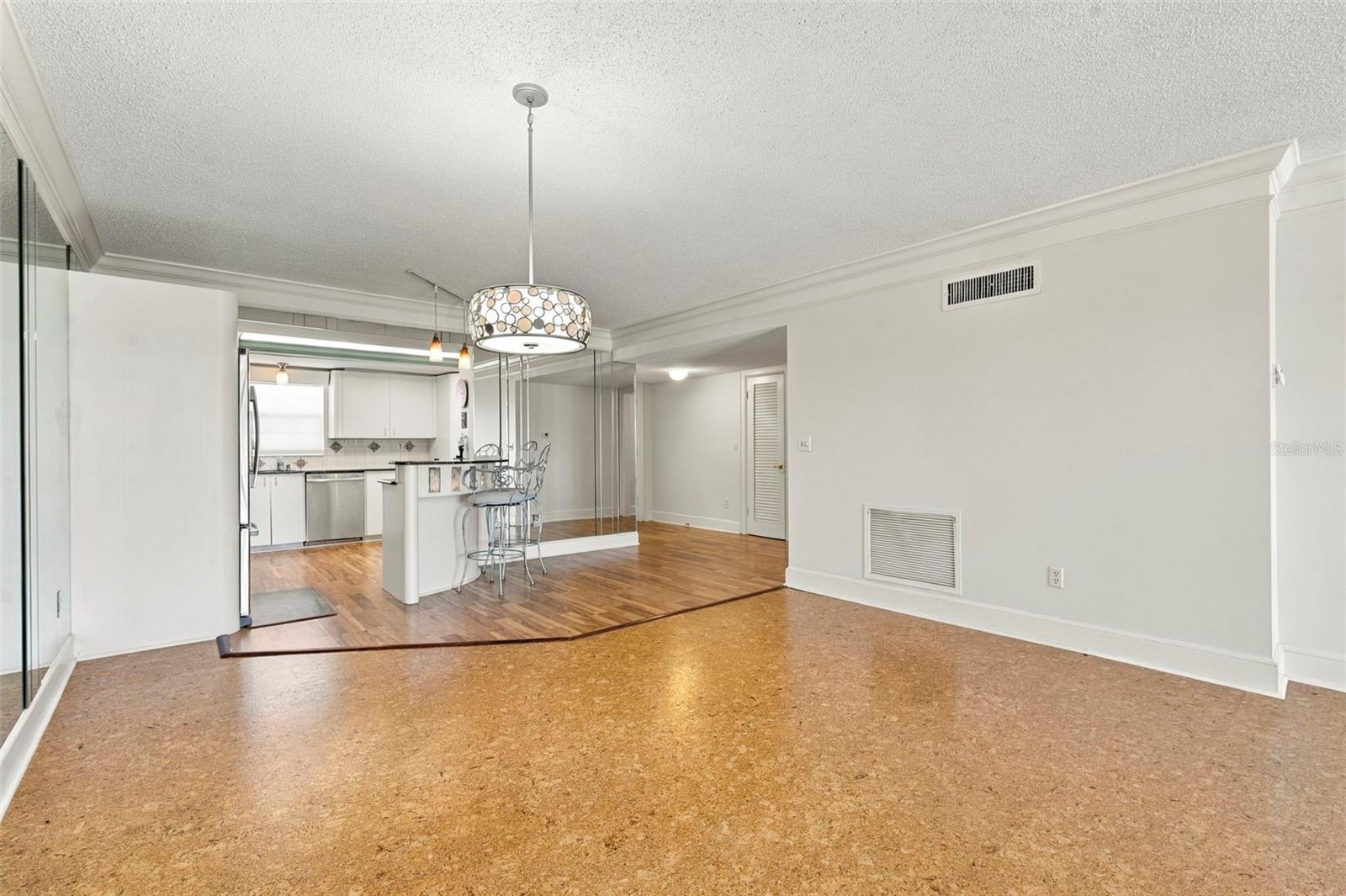 131 BLUFF VIEW DR #403 — photo 5