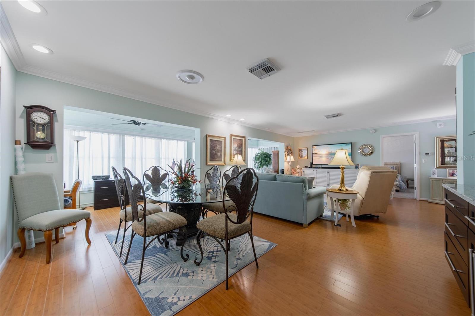 5020 BRITTANY DR S #324 — photo 8