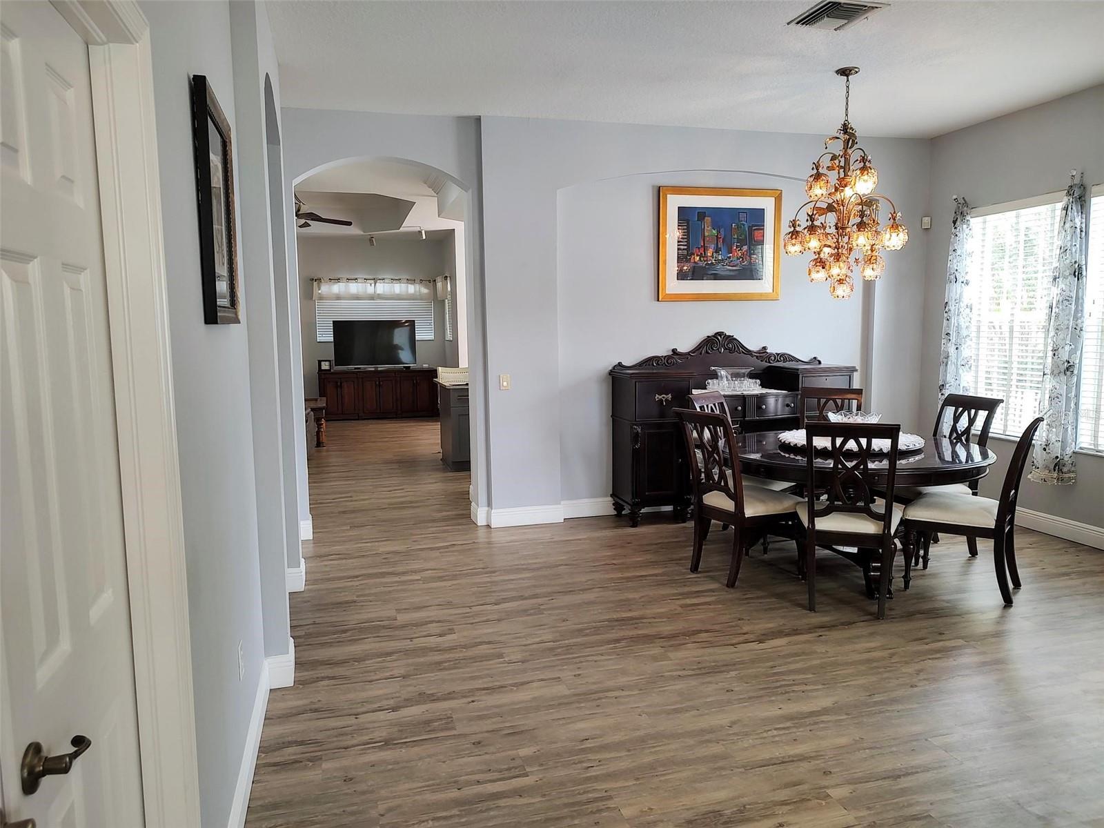 3639 HURSTON ST — photo 10