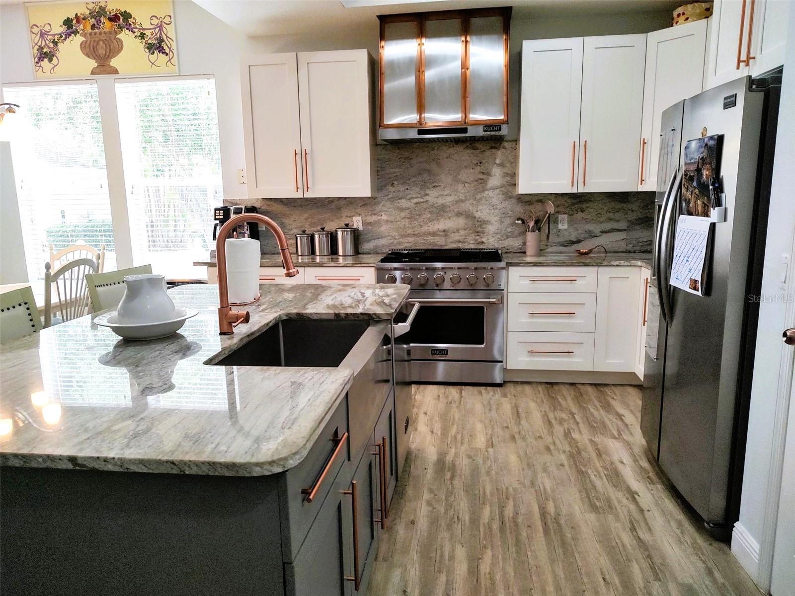3639 HURSTON ST — photo 12