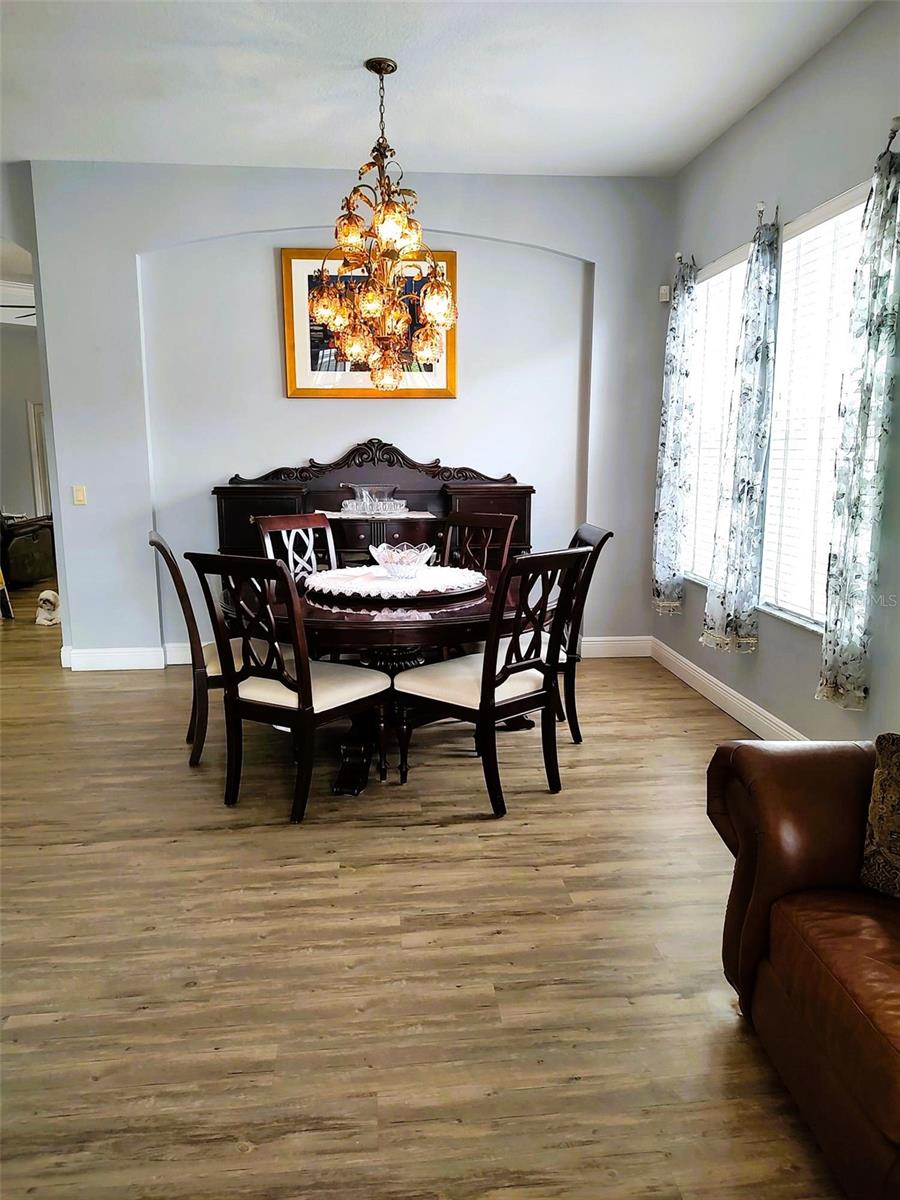 3639 HURSTON ST — photo 8