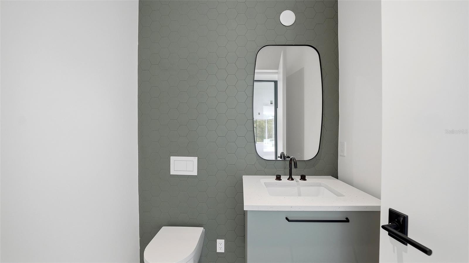 359 N SHORE DR — photo 21
