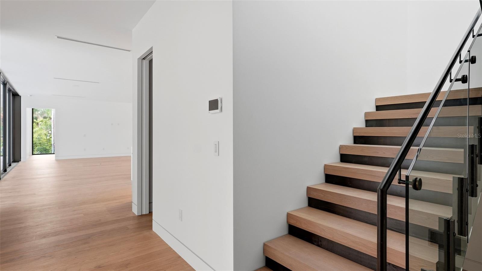 359 N SHORE DR — photo 26