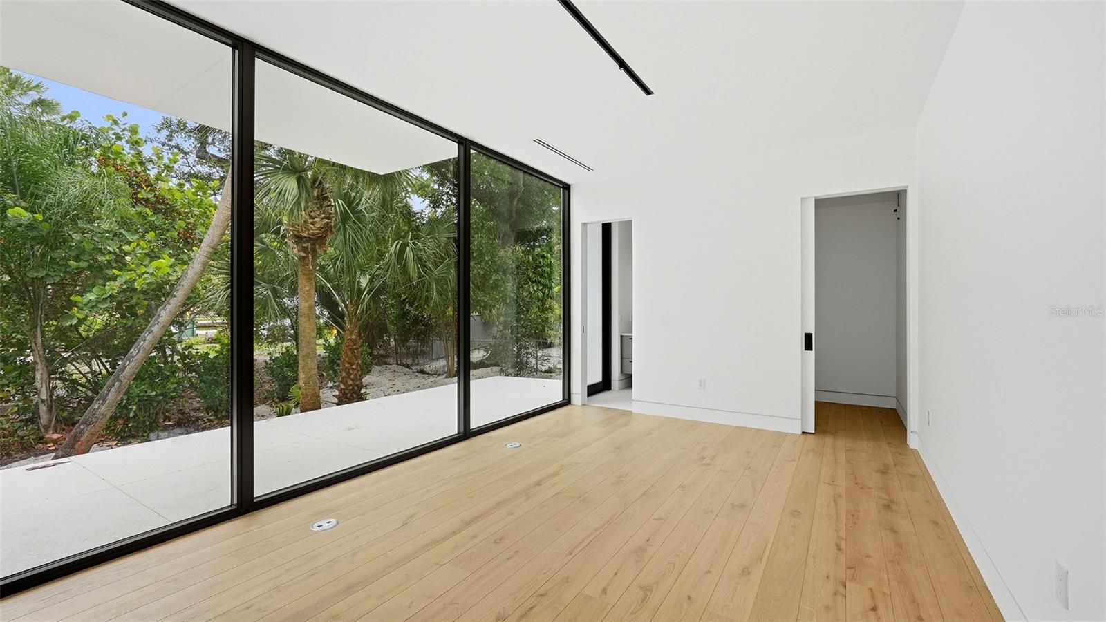 359 N SHORE DR — photo 23