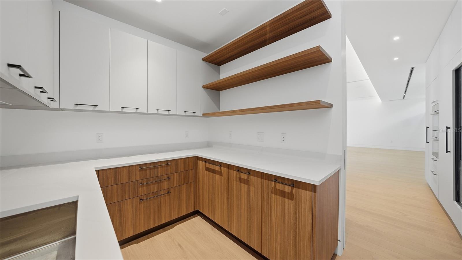 359 N SHORE DR — photo 15