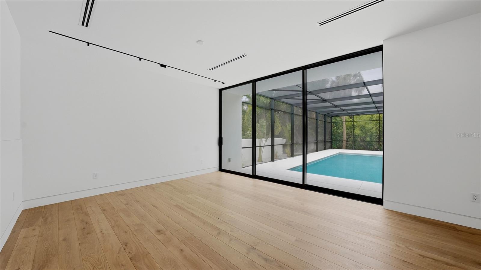 359 N SHORE DR — photo 17