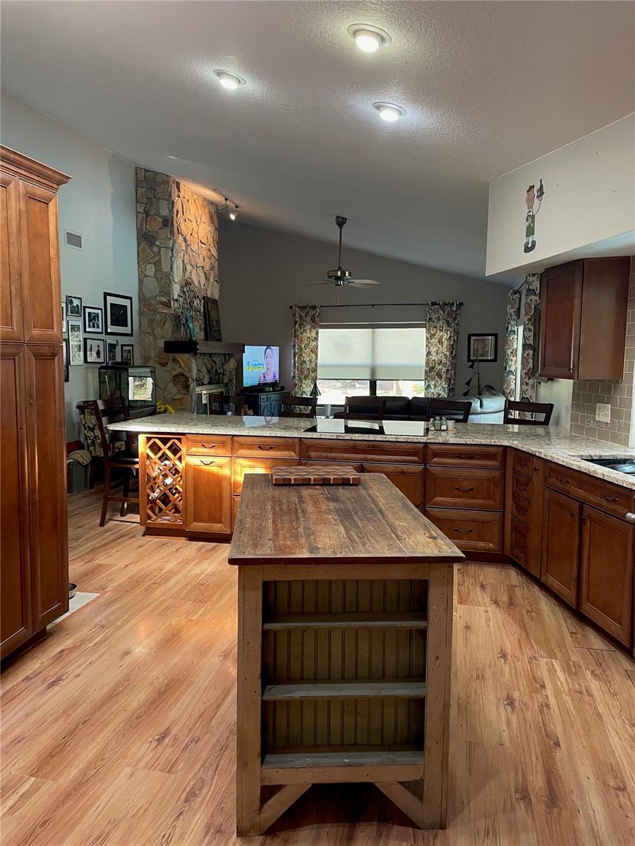 2215 TONIWOOD LN — photo 16