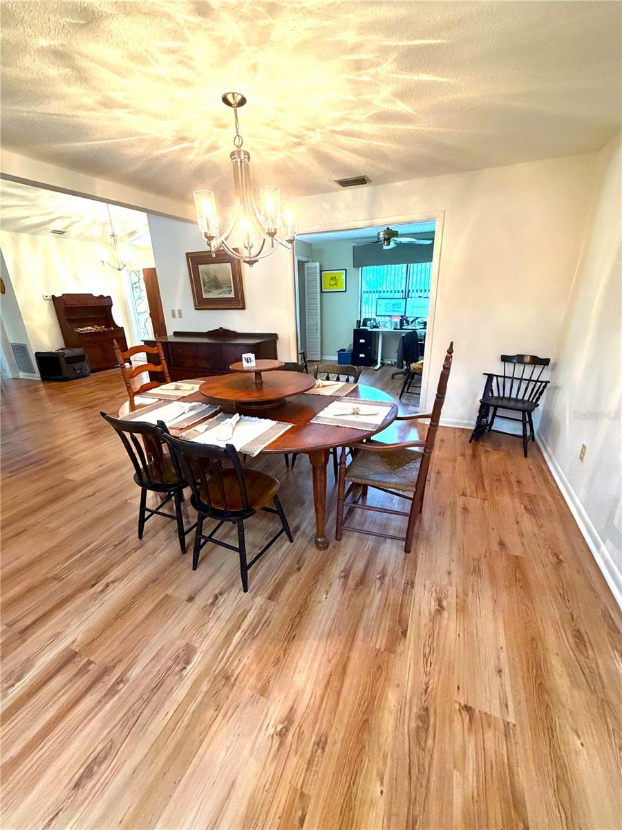 2215 TONIWOOD LN — photo 14
