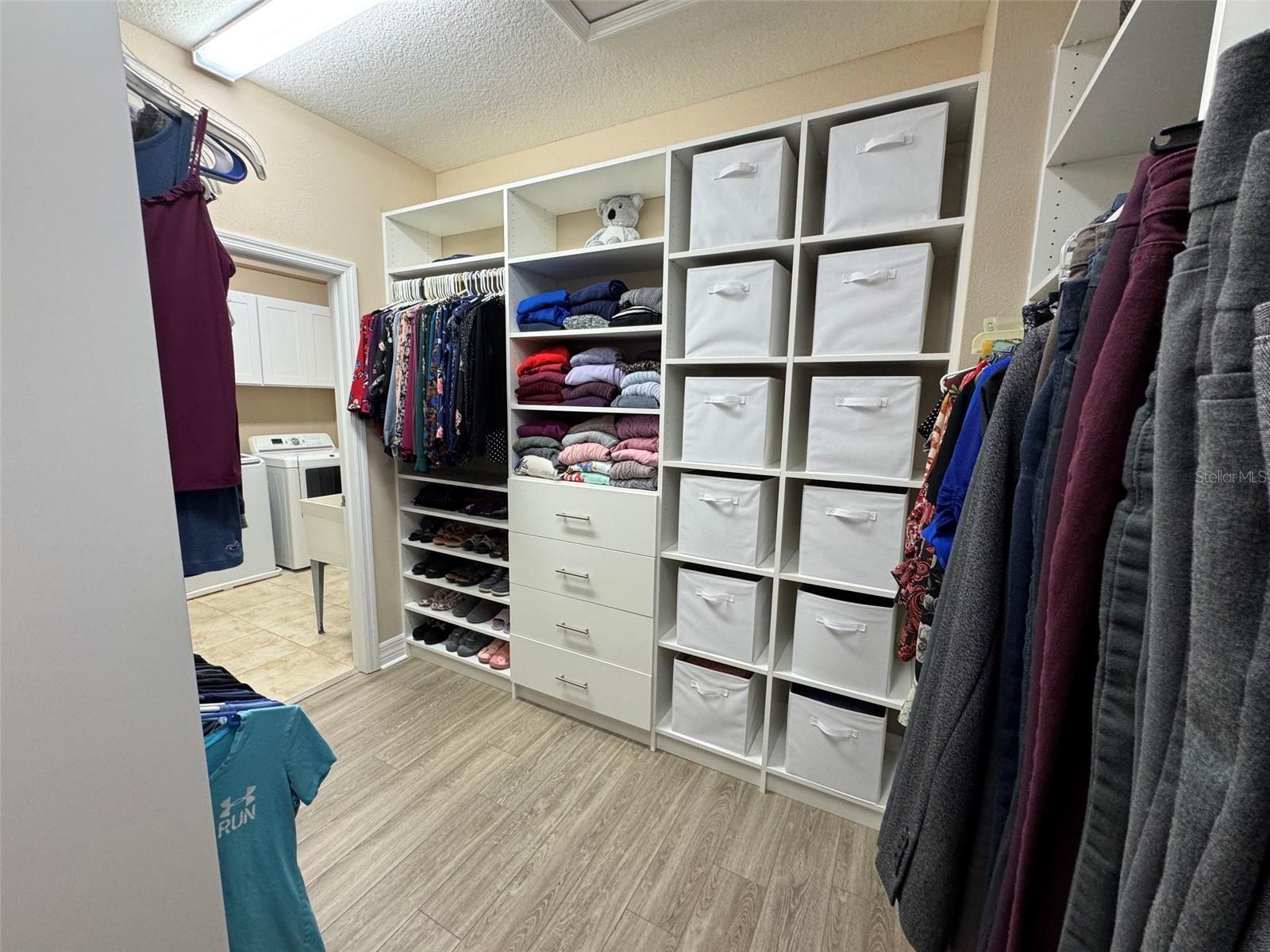 2566 LAKE MANOR DR — photo 52