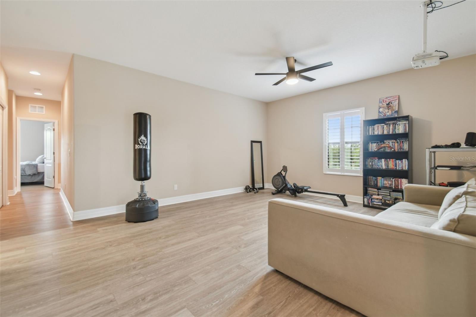 2566 LAKE MANOR DR — photo 38