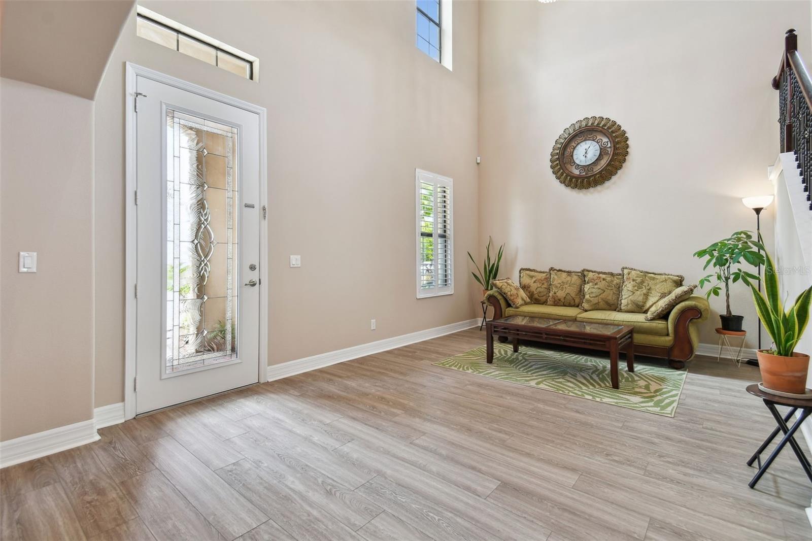 2566 LAKE MANOR DR — photo 11