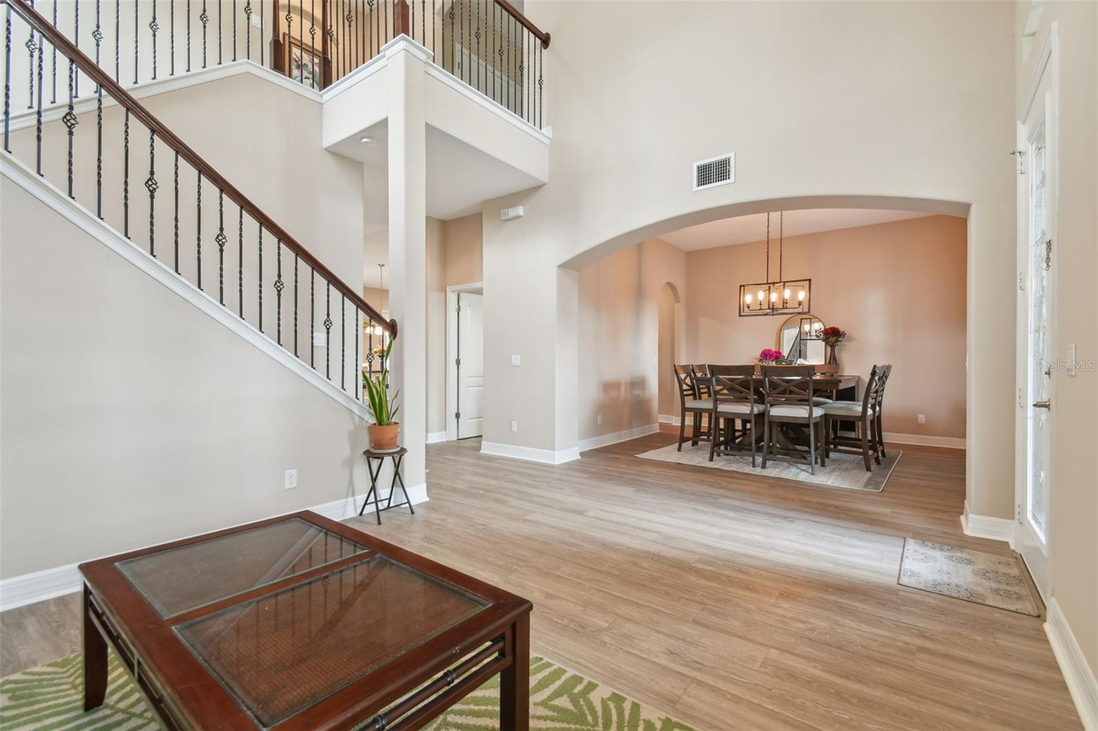 2566 LAKE MANOR DR — photo 13
