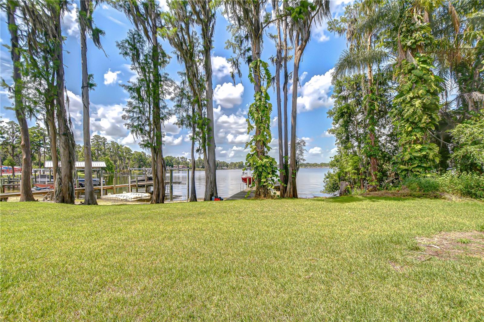 2566 LAKE MANOR DR — photo 75