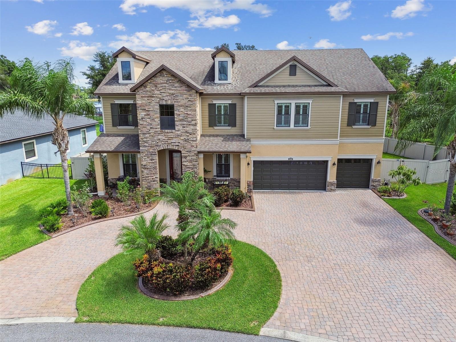 2566 LAKE MANOR DR — photo 2
