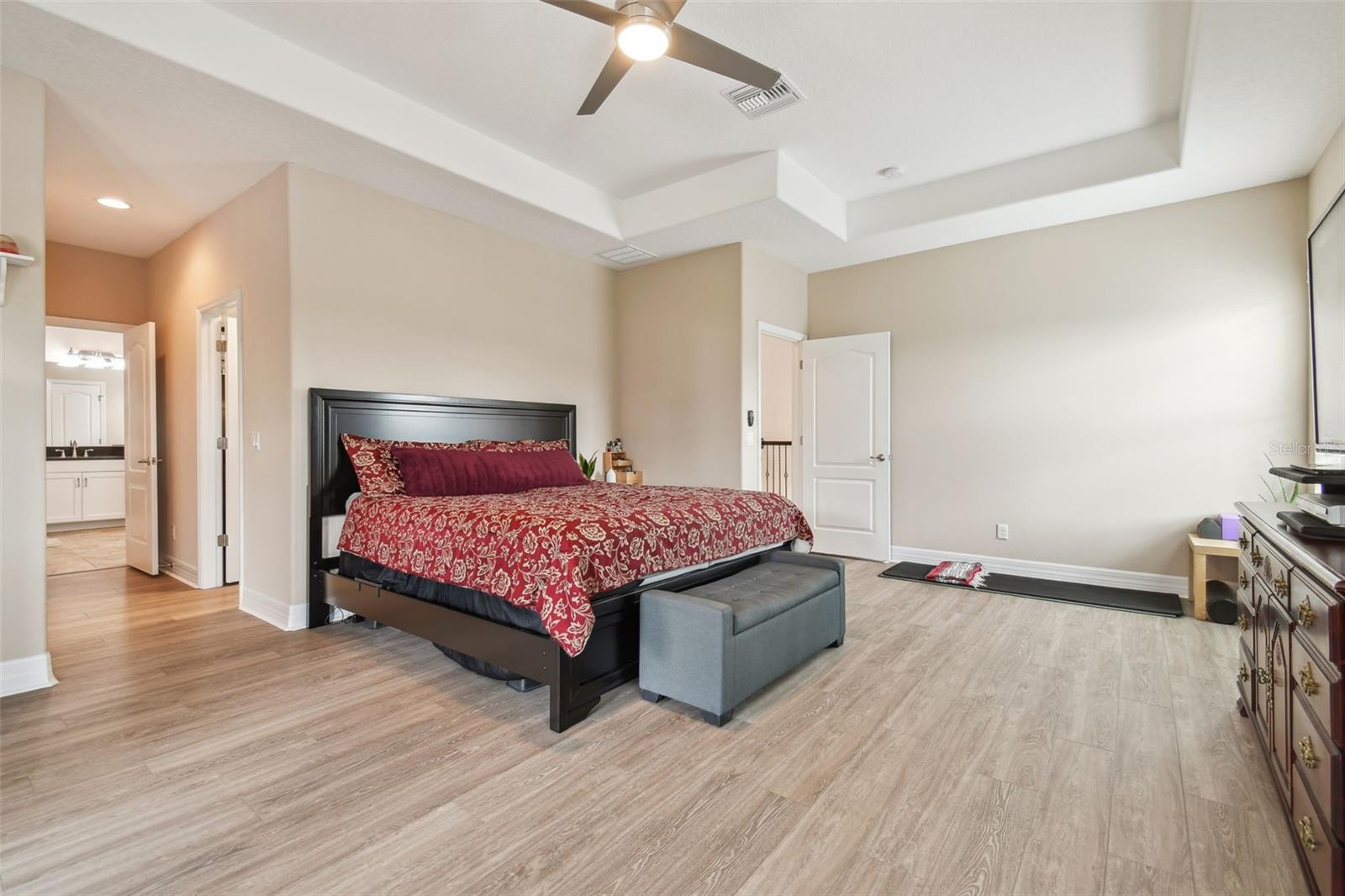 2566 LAKE MANOR DR — photo 43