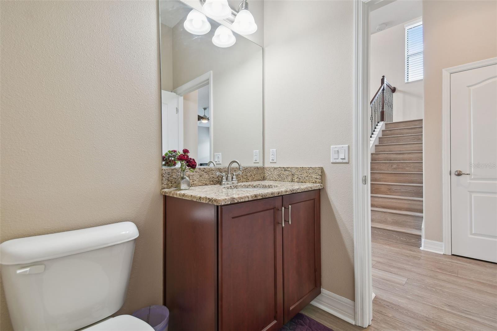 2566 LAKE MANOR DR — photo 17
