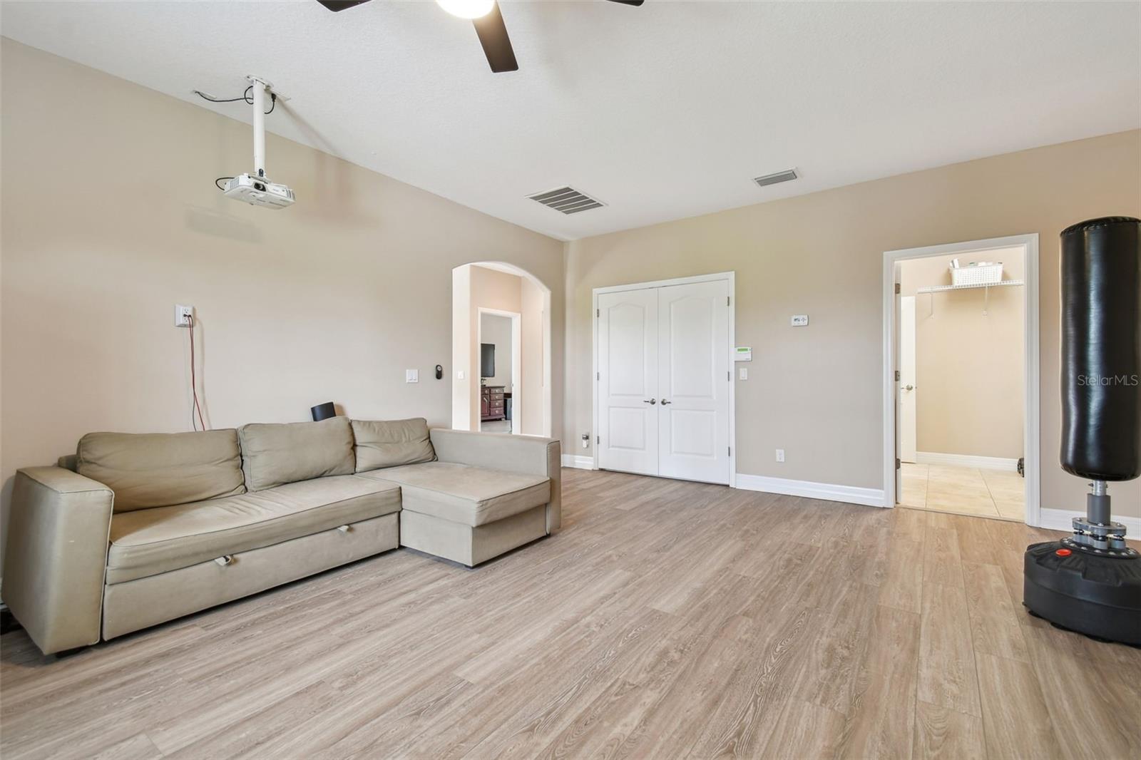 2566 LAKE MANOR DR — photo 39