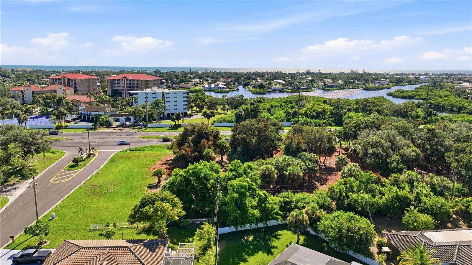 2099 S TAMIAMI TRL — photo 3