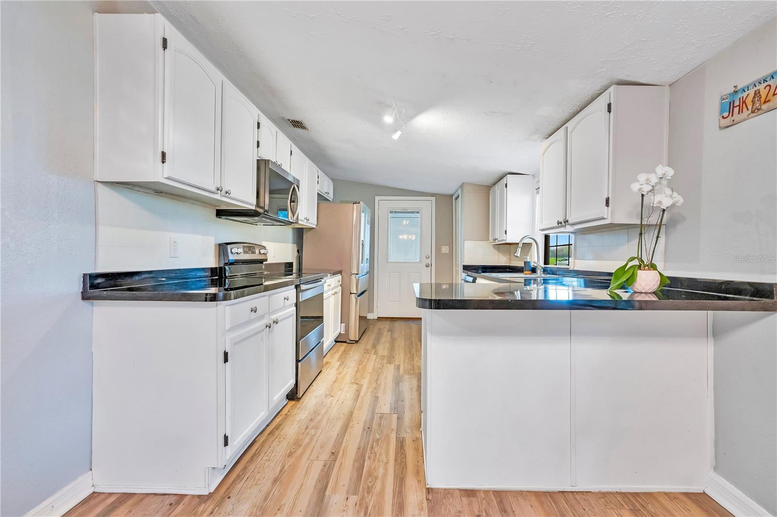 13713 WALDEN SHEFFIELD RD — photo 10