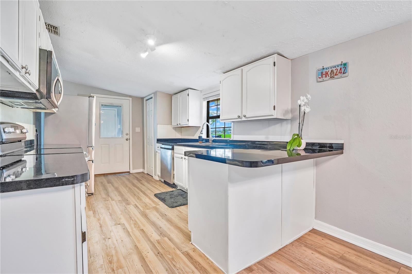 13713 WALDEN SHEFFIELD RD — photo 16
