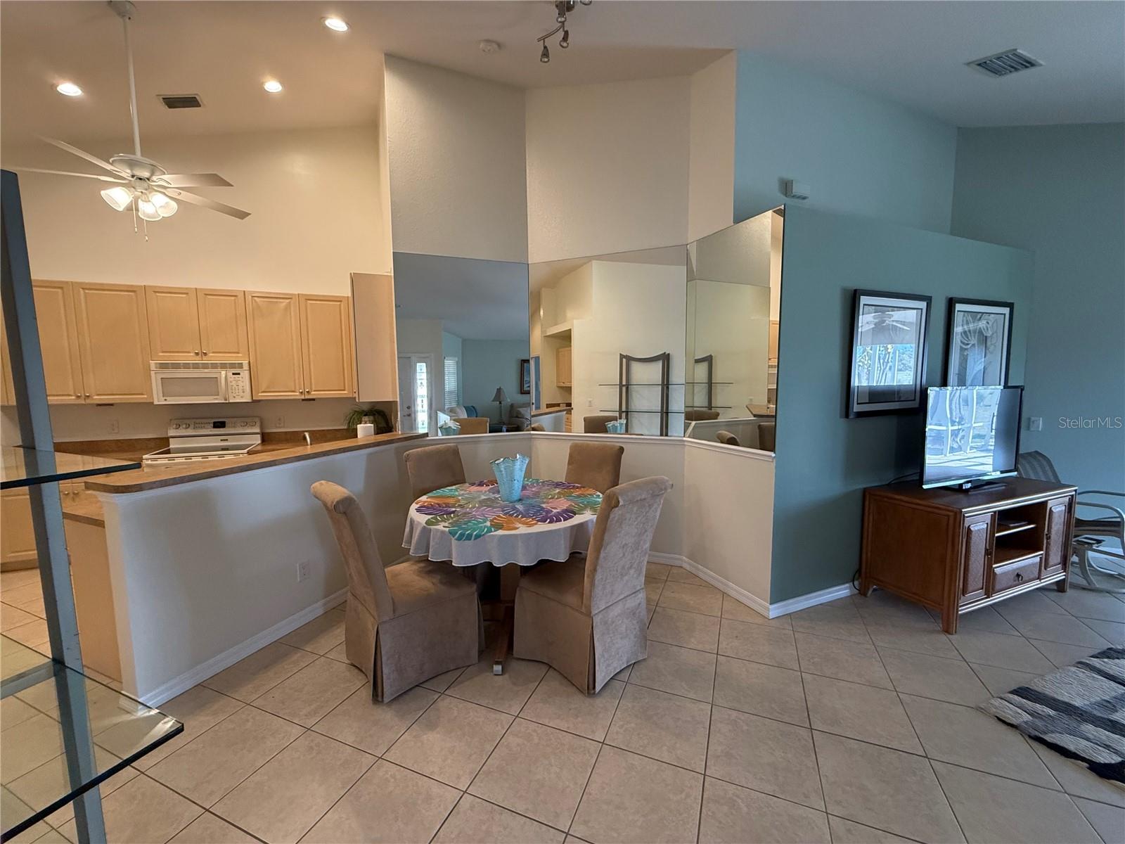 4049 FAIRWAY DR — photo 8