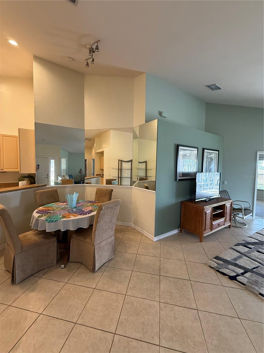 4049 FAIRWAY DR — photo 11