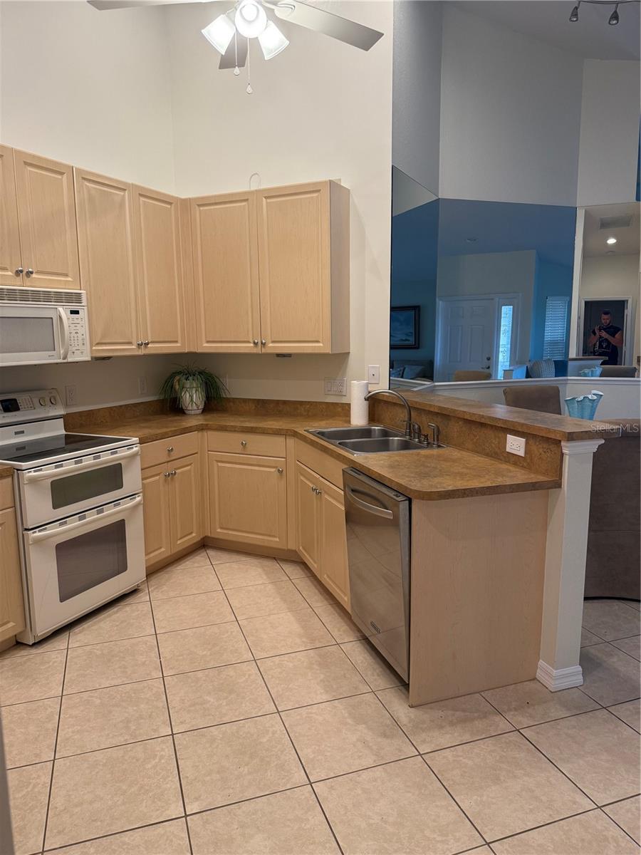 4049 FAIRWAY DR — photo 12