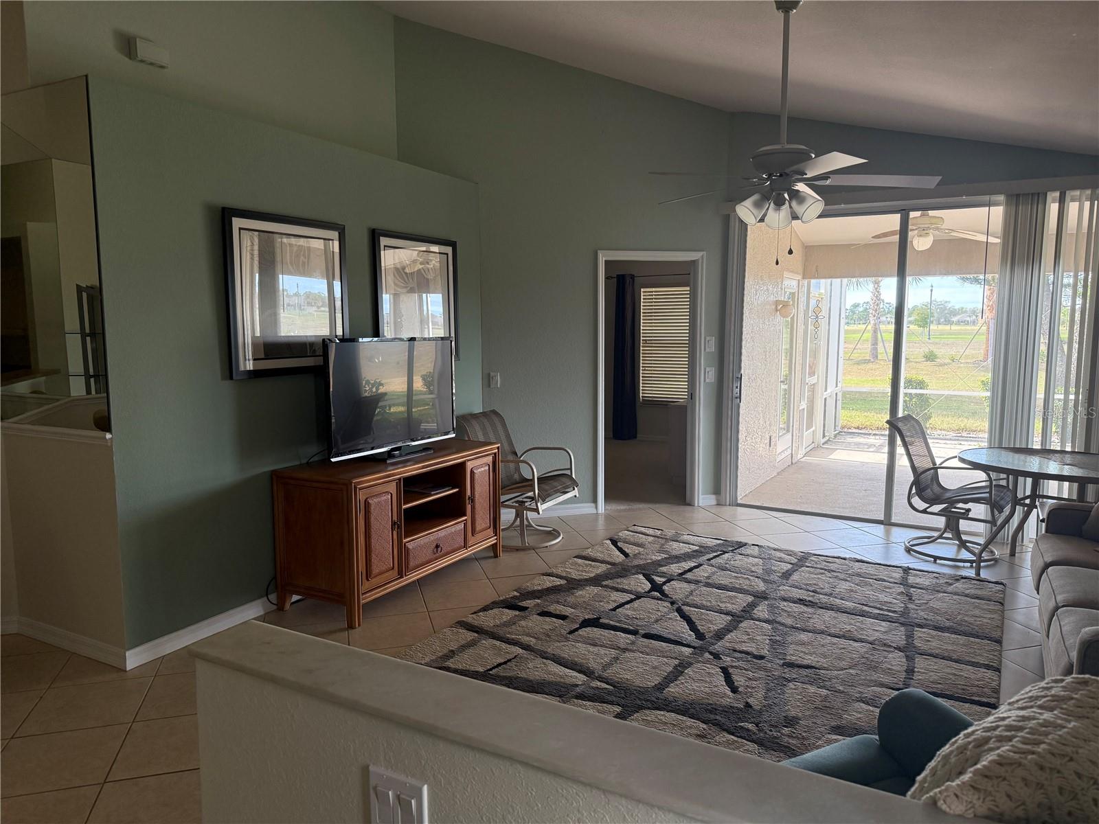 4049 FAIRWAY DR — photo 9