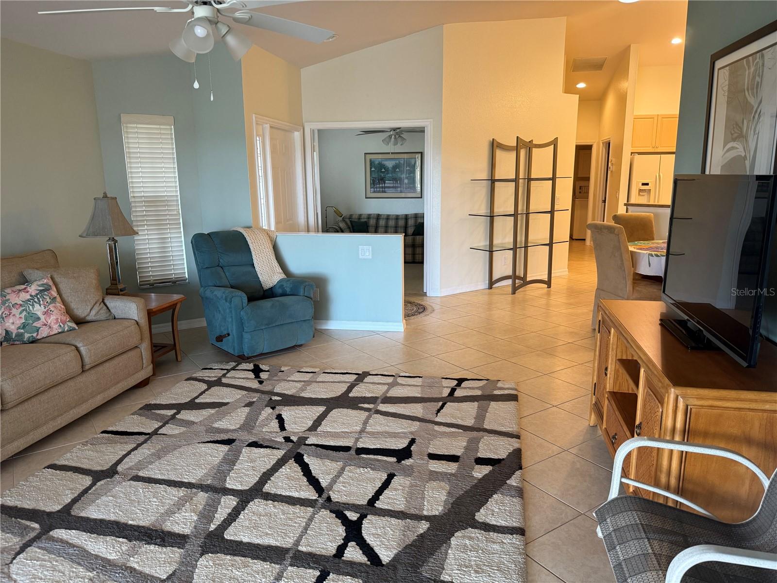 4049 FAIRWAY DR — photo 5
