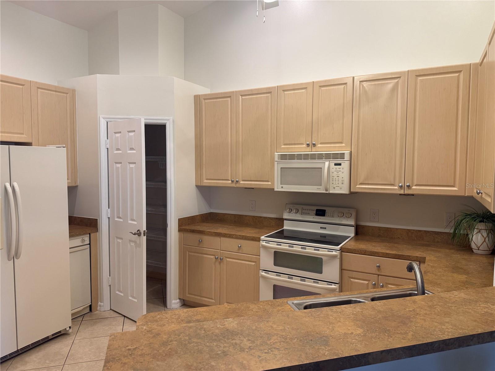 4049 FAIRWAY DR — photo 14