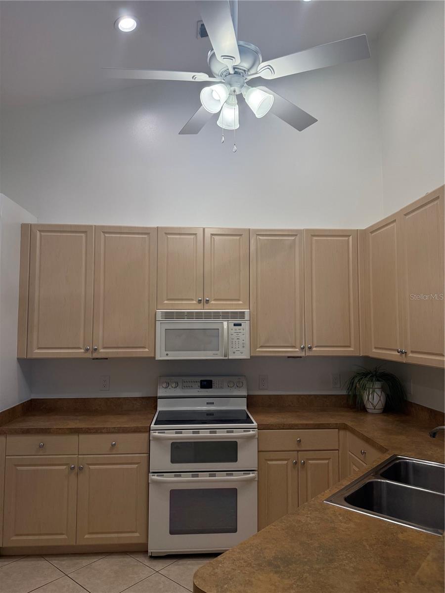 4049 FAIRWAY DR — photo 18
