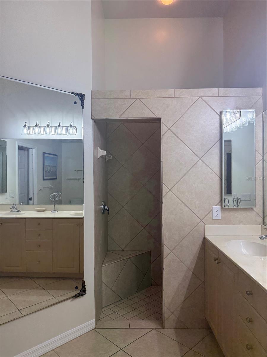 4049 FAIRWAY DR — photo 30