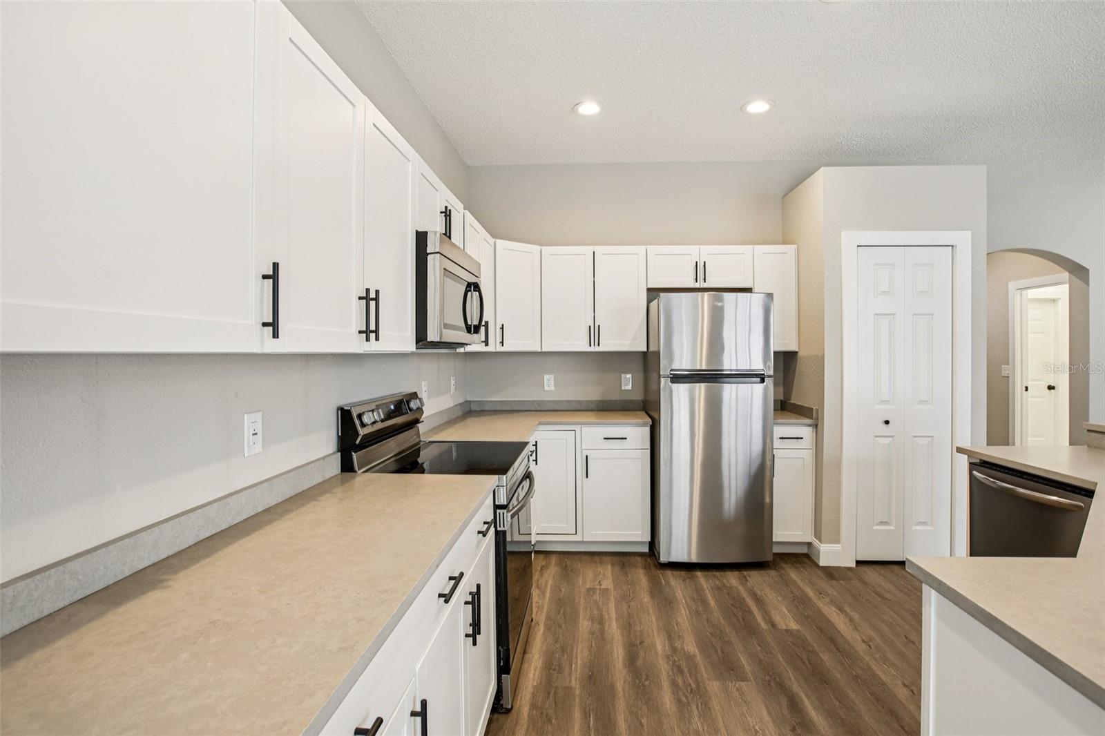 2700 SIERRA VISTA WAY — photo 24